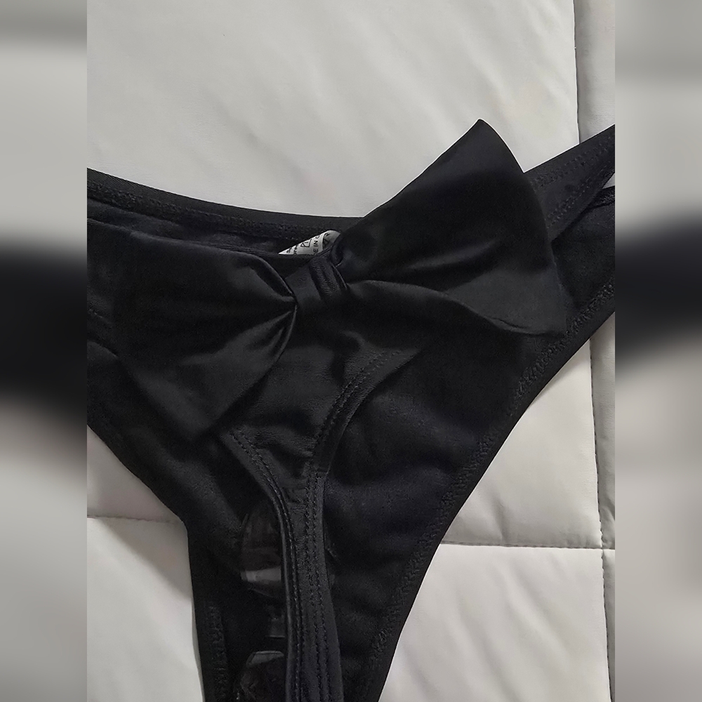 SHEIN Black Bikini Bottom with Side Bow Accent - Picture 2 of 4
